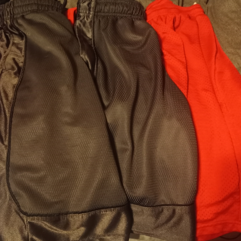 3 pairs of Mens Basketball shorts 🏀